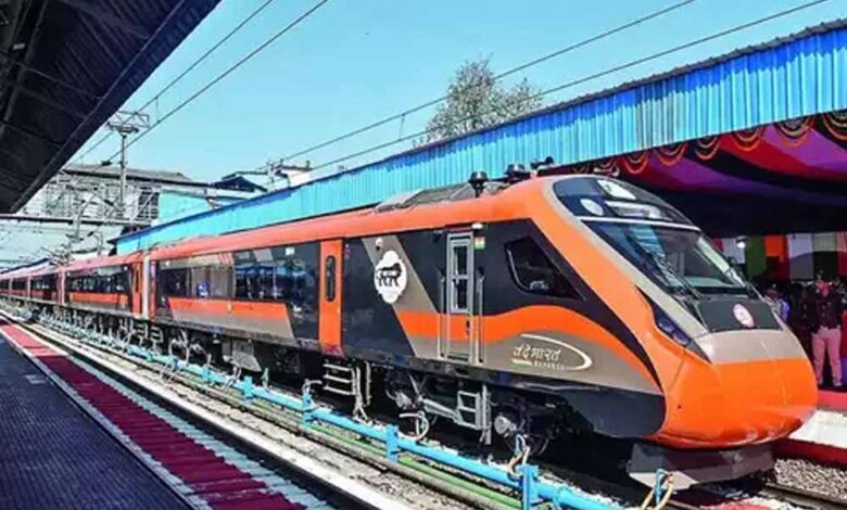 प्रदेश-के-यात्रियों-के-लिए-खुशखबरी,-पीतांबरा-मां-शक्तिपीठ-पर-दर्शन-के-लिए-जाने-वाले-श्रद्धालुओं-को-वंदे-भारत-की-सौगात