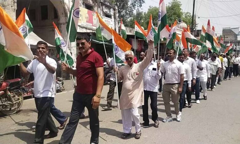 सारंगपुर-में-गूँजा-वंदेमातरम्,-भव्य-तिरंगा-यात्रा-में-उमड़ा-जनसैलाब