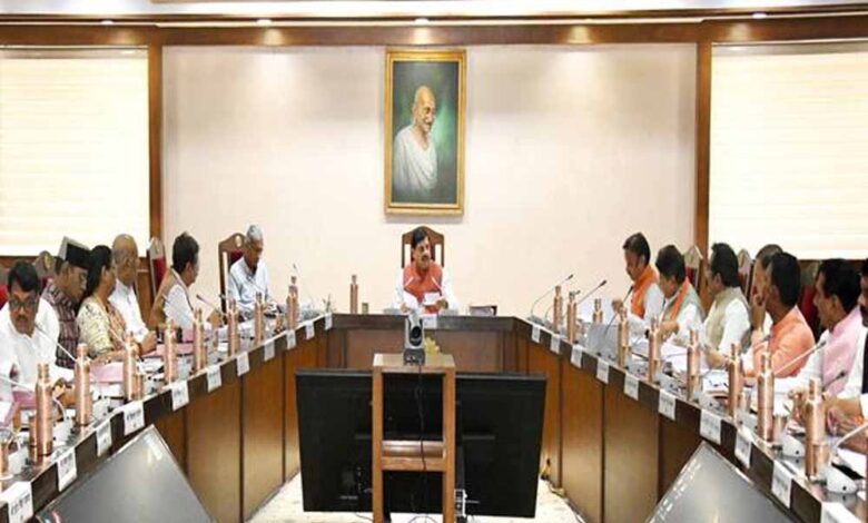 आगामी-डेढ़-माह-में-560-लाख-मेट्रिक-टन-यूरिया-प्राप्त-होने-की-संभावना-:-मुख्यमंत्री-डॉ.-यादव