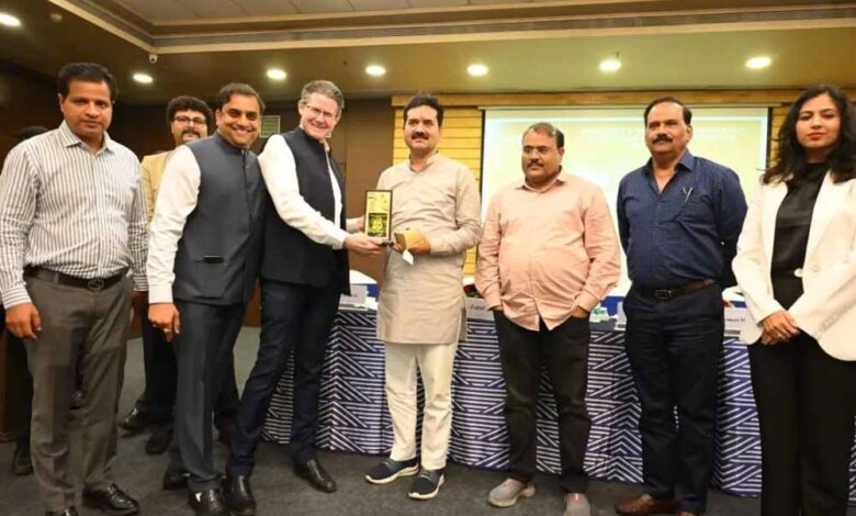 इंदौर-में-शुरू-हुआ-देश-का-पहला-बायोप्लास्टिक-प्लांट,-गन्ने-की-चीनी-से-बनेगा-प्लास्टिक