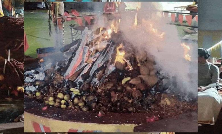 दादा-धूनीवाले-दरबार-में-हवन:-20-तोला-सोना-चांदी,-200-साड़ियां-और-11-हजार-लड्डू-भेंट
