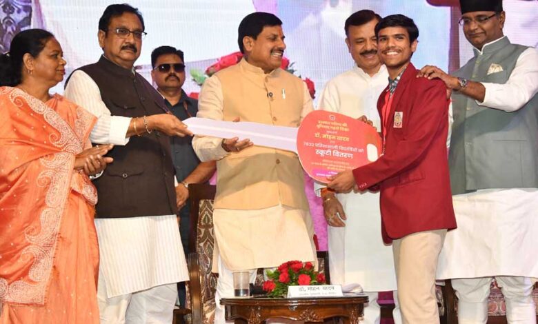 प्रदेश-के-विद्यार्थी-राष्ट्रीय-और-अंतर्राष्ट्रीय-स्तर-पर-अपनी-प्रतिभा-और-योग्यता-करें-स्थापित-:-मुख्यमंत्री-डॉ.-यादव