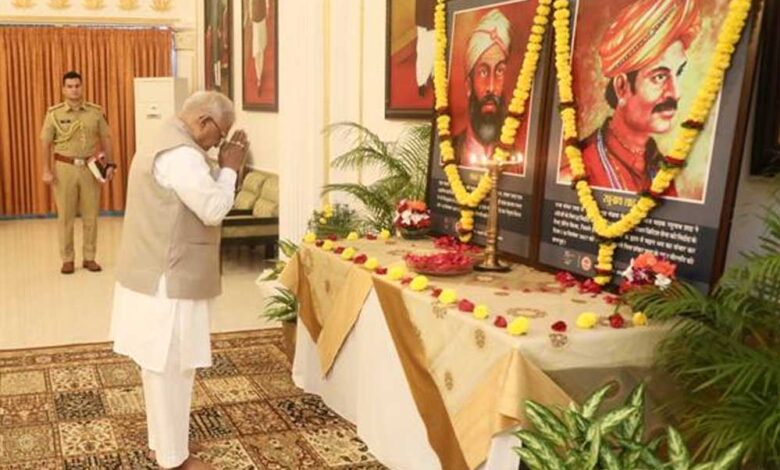 राज्यपाल-पटेल-ने-राजा-शंकरशाह-कुंवर-रघुनाथशाह-का-किया-पुण्य-स्मरण