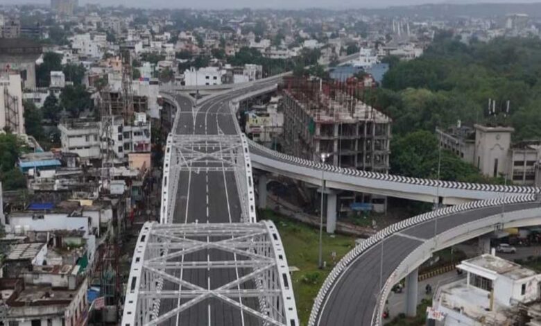 प्रदेश-के-सबसे-लंबे-ब्रिज-पर-अब-सख्ती,-हाईकोर्ट-के-आदेश-पर-लगेगा-पहरा;-अधिवक्ता-अलका-सिंह-की-याचिका-पर-सुनवाई