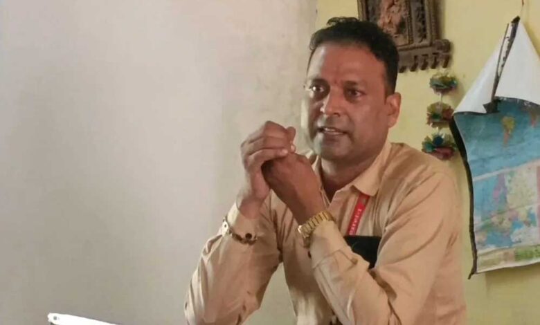 मंडला-में-रिश्वतखोर-अधिकारी-गिरफ्तार,-प्रिंसिपल-से-60-हजार-की-रिश्वत-लेते-पत्नी-के-साथ-पकड़ा-गया