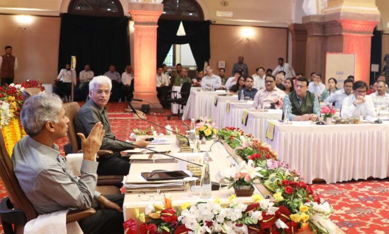 ग्रामीण-विकास-के-लिए-अधोसंरचना-विकास-और-हितग्राही-मूलक-योजनाओं-का-हो-बेहतर-क्रियान्वयन-:-मुख्य-सचिव-जैन