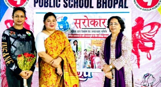 “मैं-लड़की-हूं,-मैं-बदलाव-की-राह-हूं”-—-सरोकार-व-टेक्नो-इंडिया-स्कूल-में-बालिकाओं-ने-मनाया-आत्मविश्वास-और-सशक्तिकरण-का-पर्व