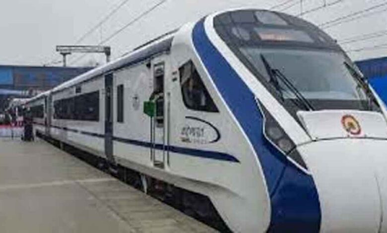 मार्च से वंदे भारत समेत प्रीमियम ट्रेनों में बड़ा बदलाव, बायोडिग्रेडेबल थालियों में परोसा जाएगा भोजन