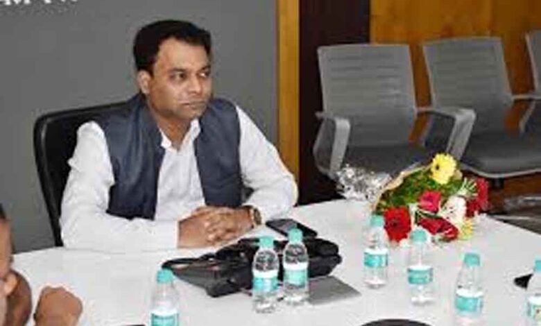 आयुक्त श्री भोंडवे ने मुख्यमंत्री शहरी पेयजल योजना में अनियमितता पर की कड़ी कार्यवाही