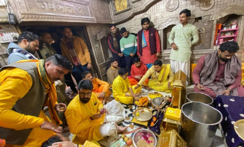 भारतीय क्रिकेट कोच गौतम गंभीर ने उज्जैन में महाकाल की भस्म आरती की