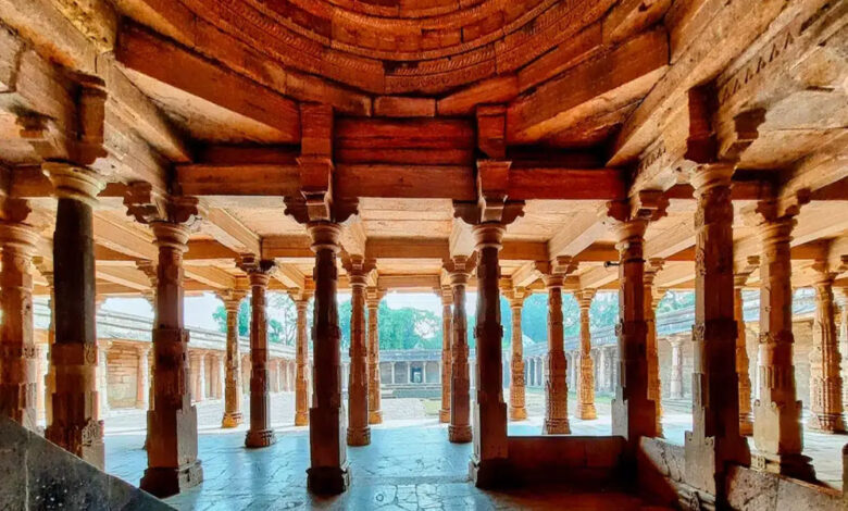 बसंत पंचमी से पहले भोजशाला के पास बुलडोजर की कार्रवाई, हिंदू संगठनों ने की पूरे दिन पूजा का अवसर