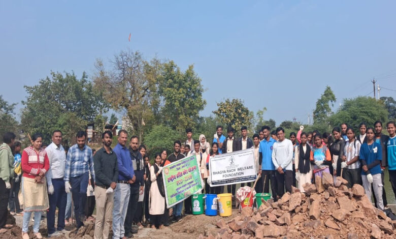 इको-क्लब-के-तत्वावधान-में-भाऊसाहेब-भुस्कुटे-शासकीय-महाविद्यालय-टिमरनी-द्वारा-रिवर-ड्राइव-एवं-स्वच्छता-अभियान-आयोजित