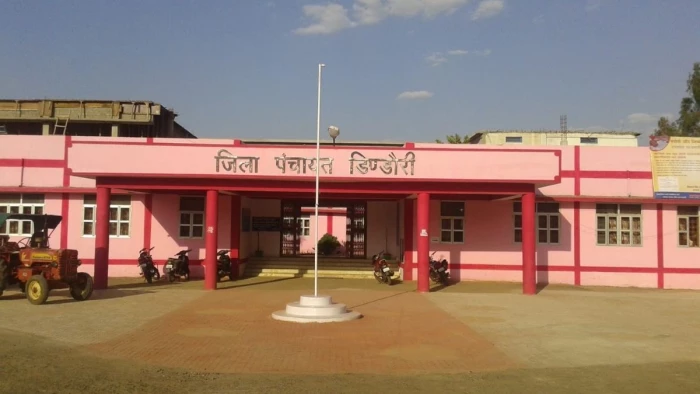 डिंडोरी में 40 लाख रुपये खर्च होने के बाद भी अधूरा पंचायत भवन, सचिव पर कार्रवाई के निर्देश