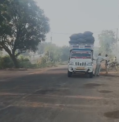 खनियांधाना रेडी चौराहे पर मंडी कर्मचारियों की अवैध उगाही और टैक्स चोरी का वीडियो वायरल, स्थानीय लोगों में रोष