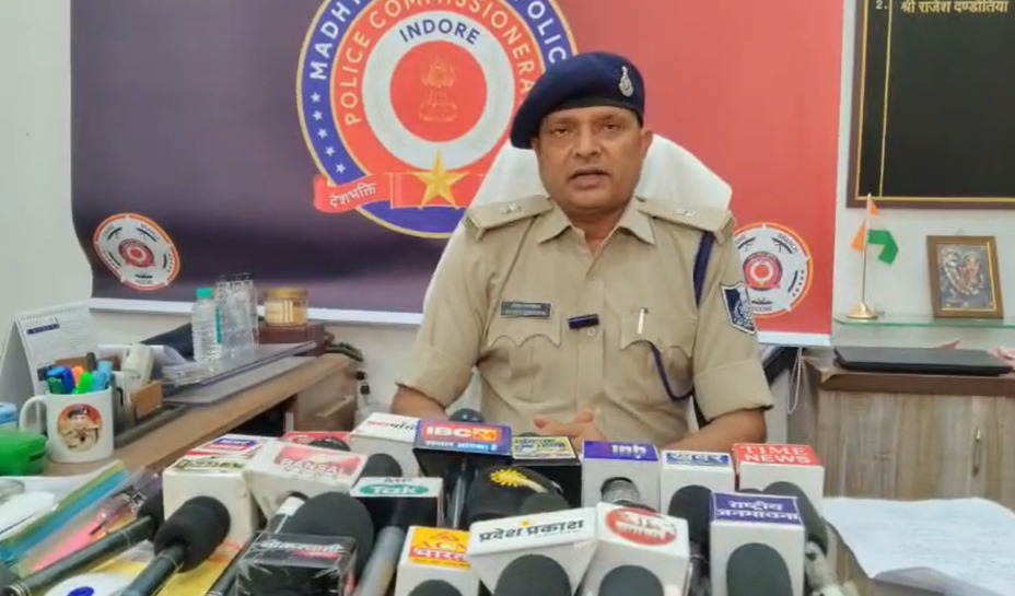 इंदौर में भाजपा पार्षद के घर में घुसकर पति पर हमला, जमकर तोड़फोड़; दोनों पक्षों ने लगाए आरोप