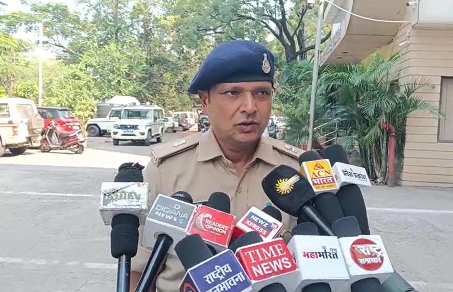 इंदौर के आजाद नगर में बड़ी वारदात: खरीदारी करने आई महिला से मंगलसूत्र और नकदी की चोरी, पुलिस खंगाल रही सीसीटीवी