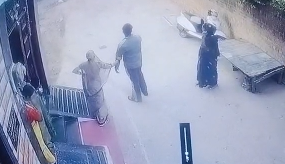 Gwalior: बुलेट की पटाखे जैसी आवाज पर विवाद, गार्डन संचालक को धमकाकर की हवाई फायरिंग; 2 आरोपी गिरफ्तार