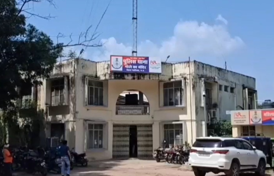 ग्वालियर में महिला के घर पर पथराव और हवाई फायरिंग, CCTV में कैद हुई घटना; रिपोर्ट करने पर जान से मारने की धमकी