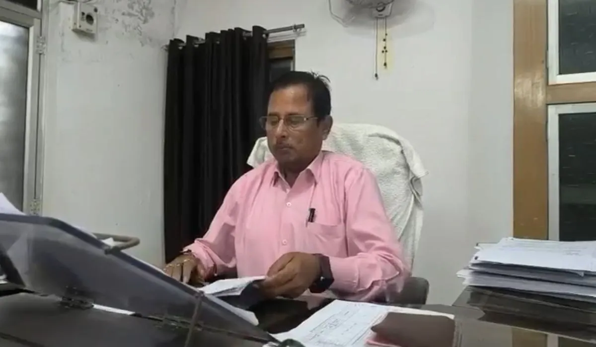 पन्ना में जल संसाधन विभाग के कार्यपालन यंत्री सी.बी. अहिरवार निलंबित, रिश्वत पर बयान का वीडियो हुआ था वायरल